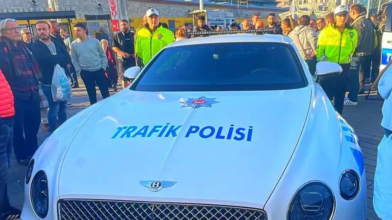 Автопарк полиции Турции пополнили элитные автомобили. Их конфисковали у наркобарона 