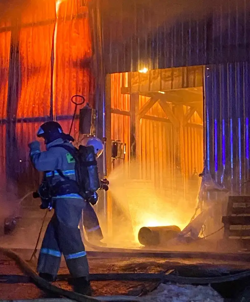 пожар на складе, фото - Новости Zakon.kz от 15.01.2024 06:15