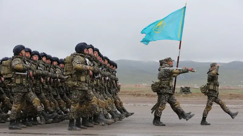 Сколько будут получать участвующие в миротворческой миссии казахстанские военные, фото - Новости Zakon.kz от 19.01.2024 11:10
