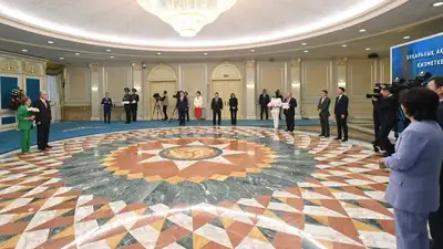 Казахстанские журналисты получили премии от президента