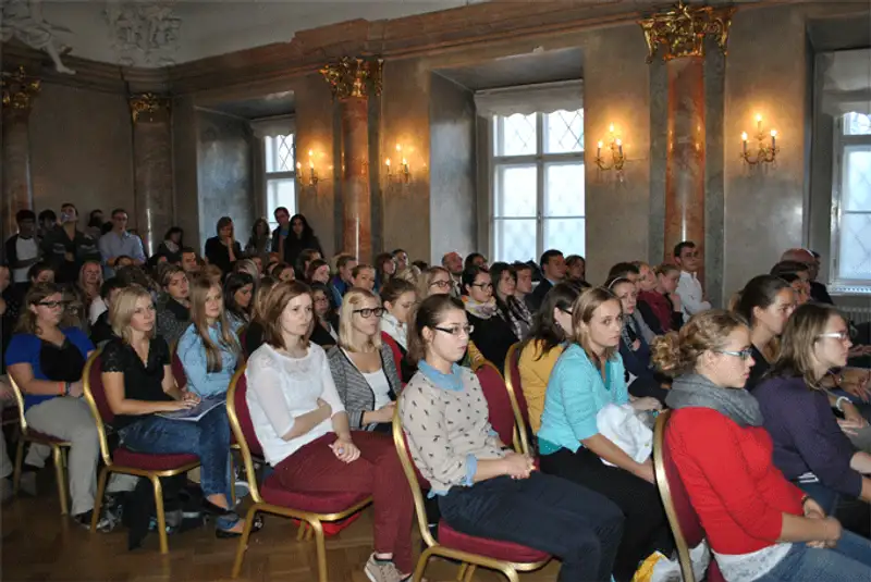 Студенты австрийского университета поддерживают Проект «АТОМ», фото - Новости Zakon.kz от 02.11.2013 19:51