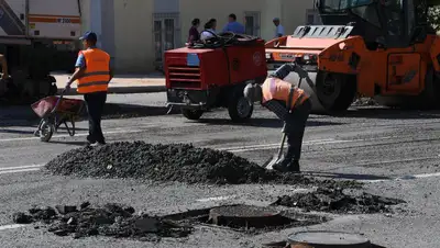 Перекрытие улицы в Нур-Султане, фото - Новости Zakon.kz от 29.04.2022 20:39