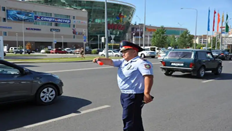 В Казахстане начнут действовать новые поправки в ПДД, фото - Новости Zakon.kz от 07.07.2015 23:35