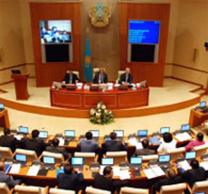 на пленарном заседании мажилиса (нижняя палата парламента Казахстана) был одобрен проект, фото - Новости Zakon.kz от 25.05.2011 23:37