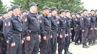 Мужчина держал сына в заложниках