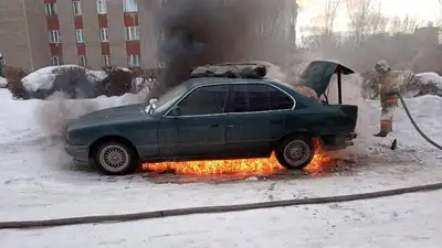 В Усть-Каменогорске сгорел стоявший автомобиль