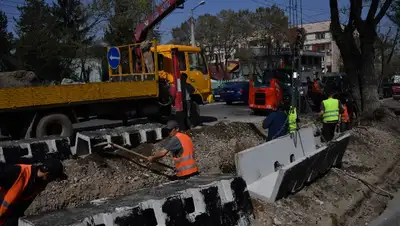 Перекрытие улицы, фото - Новости Zakon.kz от 25.04.2022 20:44