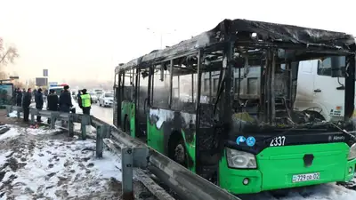 В акимате высказались о сгоревшем в Алматы автобусе