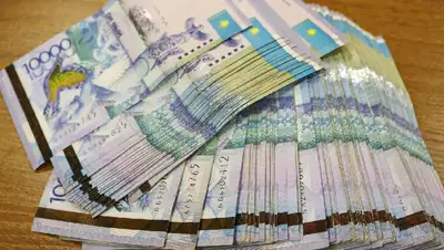 Более 5 млн вкладчиков смогут получить премии по тенговым депозитам, фото - Новости Zakon.kz от 20.10.2022 12:09