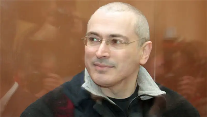 Ходорковский воссоединился с родными в Берлине, фото - Новости Zakon.kz от 22.12.2013 17:00