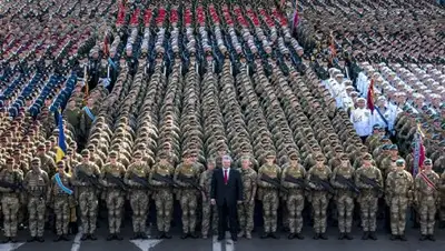 © AP Photo / Presidential Press Service Pool/Mykola Lazarenko, фото - Новости Zakon.kz от 24.08.2018 15:15