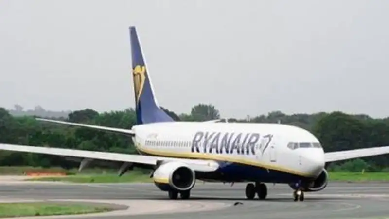 Еще один самолет Ryanair совершил экстренную посадку