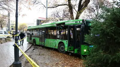 Стало известно об одном погибшем в ДТП с автобусами , фото - Новости Zakon.kz от 08.11.2022 15:26