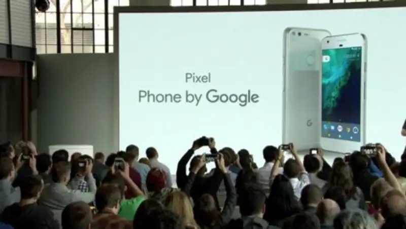 «Убийцы iPhone»: корпорация Google представила свои новые смартфоны Pixel и Pixel XL