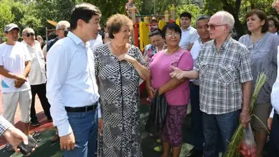 пресс-служба акима г.Алматы, фото - Новости Zakon.kz от 10.07.2018 17:18