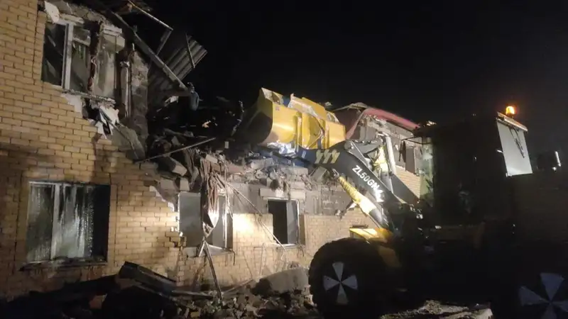 ЧП в Карагандинской области: при взрыве газа в жилом доме погибли родители полицейского