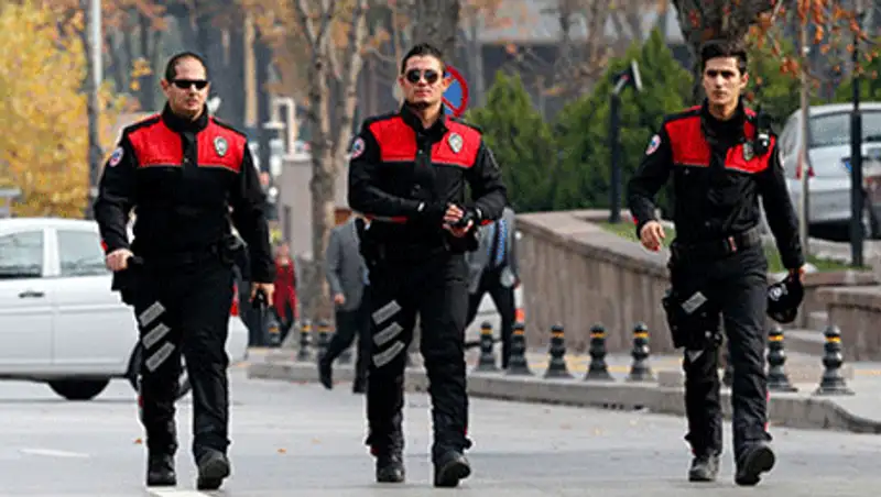 Турецкая полиция задержала сыновей трех министров, фото - Новости Zakon.kz от 17.12.2013 23:46
