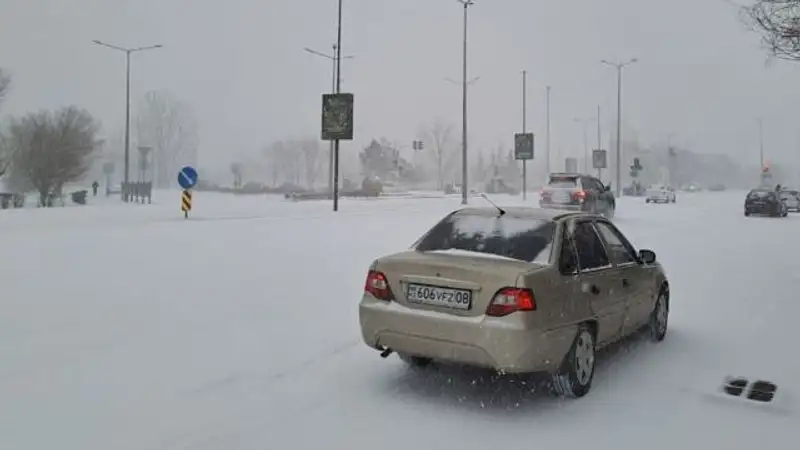 Главное к утру: непогода, стрельба в Алматы и гумпомощь для Афганистана