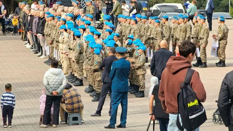 Торжественные проводы призывников на службу прошли в Алматы