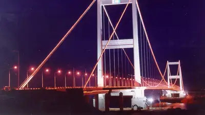 подвесной мост через реку Иртыш, фото - Новости Zakon.kz от 19.02.2024 07:56