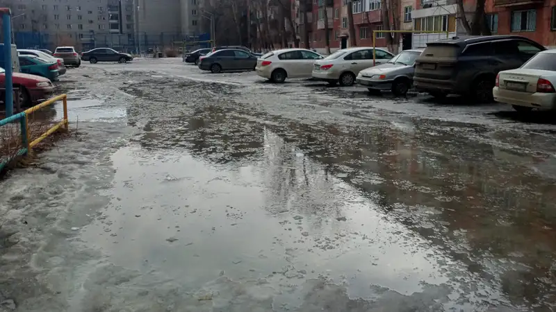 Вода наступает: в Семее борются с весенними паводками, а в других регионах устраняют последствия