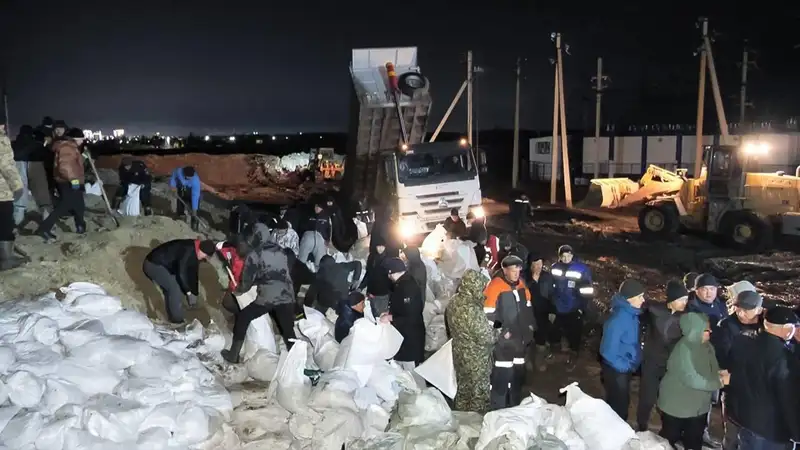 Аким СКО обратился к жителям: В сторону Петропавловска движется огромный поток воды