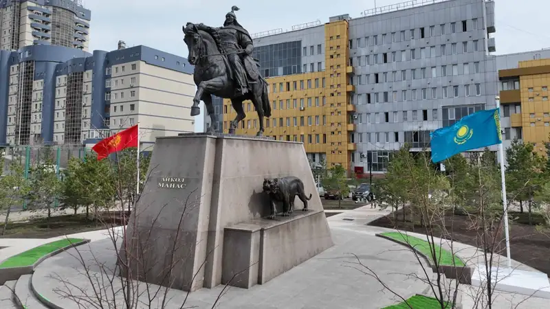 В Астане открыли памятник Манасу