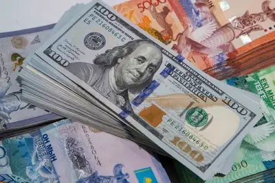 Рубли, тенге, доллары, обмен валют , фото - Новости Zakon.kz от 07.06.2024 15:40