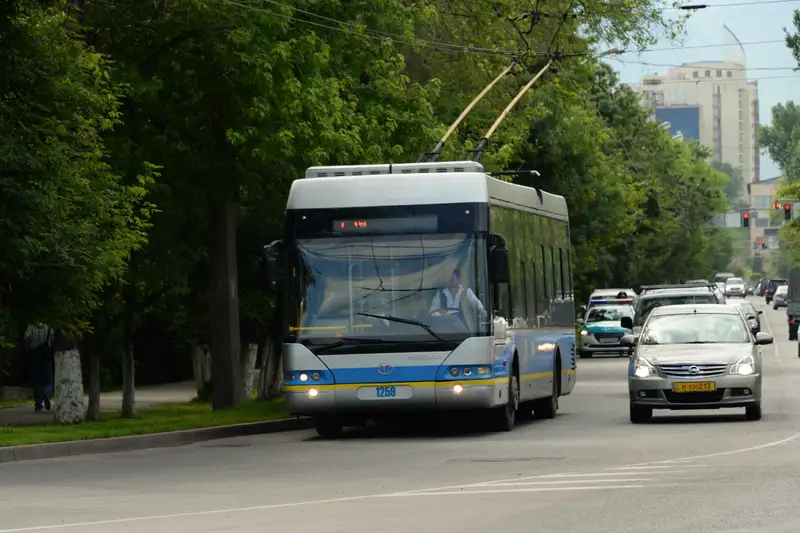 Алматыда троллейбус қозғалысы тоқтатылып, 74 автобустың сызбалары өзгереді