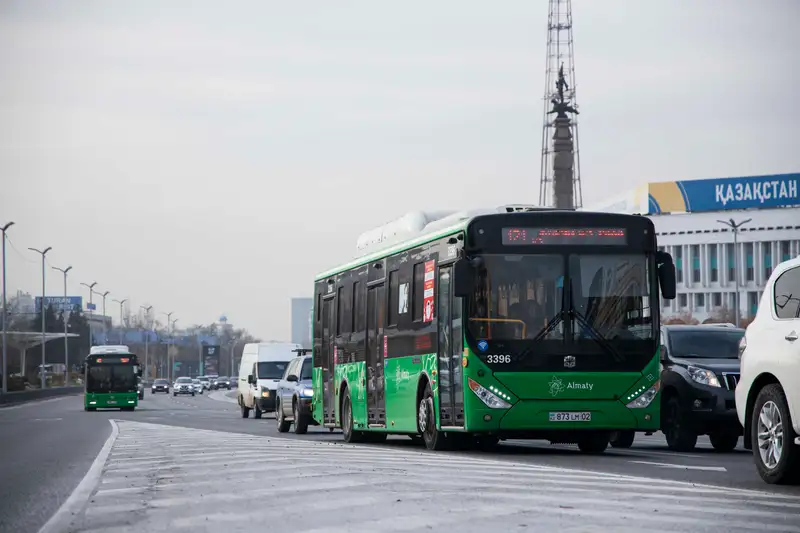 Автобус, общественный транспорт, городской транспорт, пассажиры, улица 