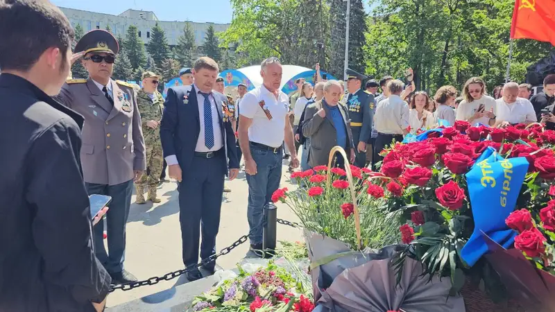 возложение цветов, фото - Новости Zakon.kz от 09.05.2024 12:41