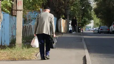 Пожилые люди, пенсионеры, пенсия, пенсионный возраст , фото - Новости Zakon.kz от 05.10.2024 08:40