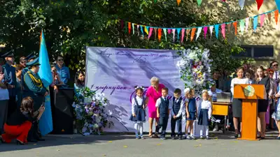 Школа, школьники, школьная линейка, ученики, 1 сентября, первое сентября, День знаний, ученики средних классов , фото - Новости Zakon.kz от 15.08.2024 11:16