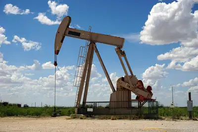 Добыча нефти, нефтедобыча, нефть, нефтяная скважина 