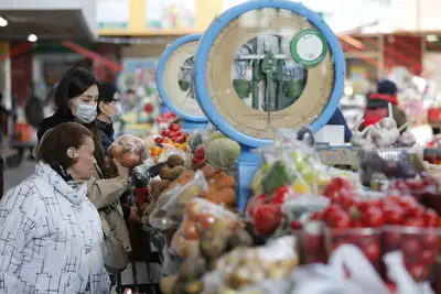 Торговля, зеленый базар, рынок, продукты, продавцы, покупатели, цены на продукты, овощи, фрукты, ягоды, фото - Новости Zakon.kz от 26.09.2024 12:28