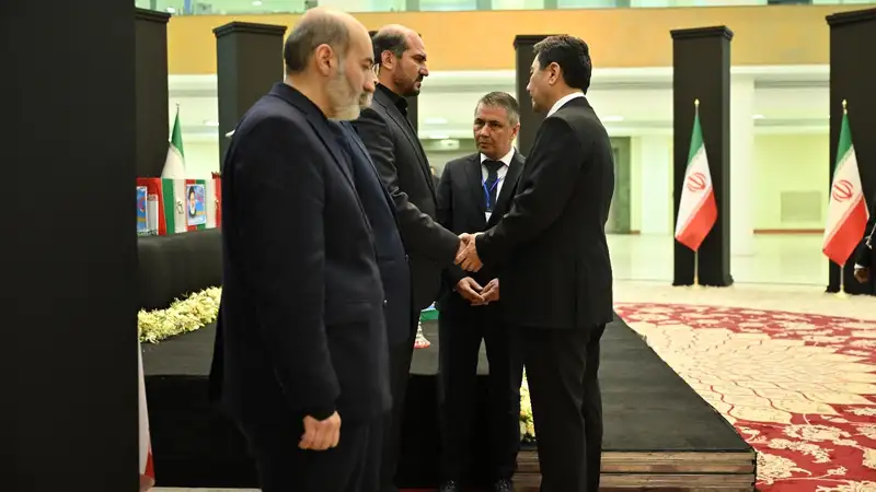 Спикер Мажилиса принял участие в церемонии прощания с президентом Ирана, фото - Новости Zakon.kz от 22.05.2024 20:21