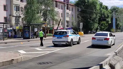 Полиция Алматы, прокат авто, предупреждение, выпускные, фото - Новости Zakon.kz от 22.05.2024 10:51