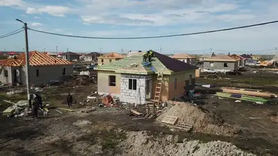 Жители подтопленных микрорайонов проходят комиссию по получению жилья в СКО, фото - Новости Zakon.kz от 24.05.2024 21:03