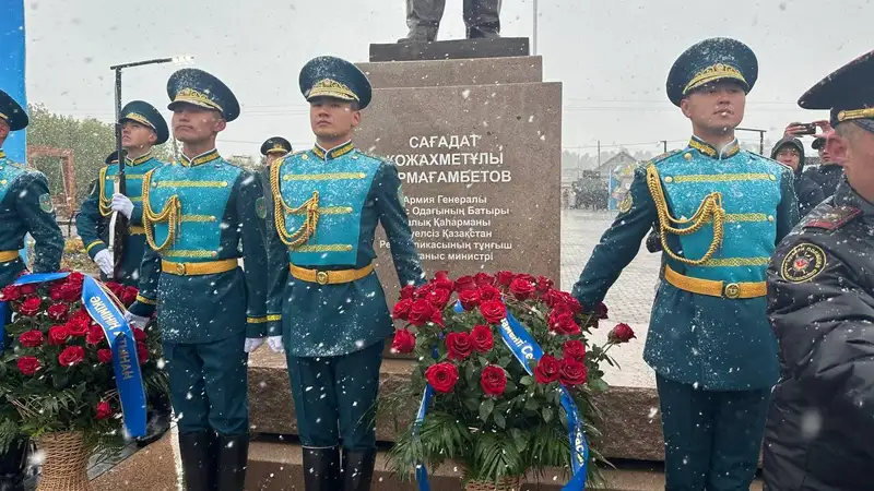 открытие памятника, фото — Новости Zakon.kz от 25.05.2024 10:30