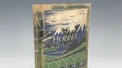 За сколько продали первое издание Толкина &quot;Хоббит, или Туда и обратно&quot; 1937 года, фото - Новости Zakon.kz от 25.05.2024 07:37