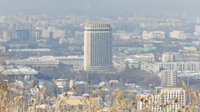 Алматы, смог, загрязнение воздуха, выхлопы, загазованность, выхлопные газы, фото - Новости Zakon.kz от 14.09.2024 07:17