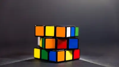 Мировой рекорд по сборке кубика Рубика, фото - Новости Zakon.kz от 27.05.2024 10:40