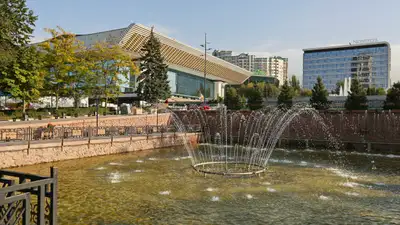 Дворец Республики, фонтан, Алматы