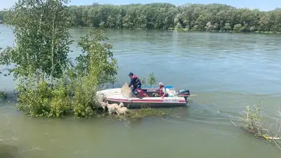 помощь спасателей, фото - Новости Zakon.kz от 06.06.2024 20:39