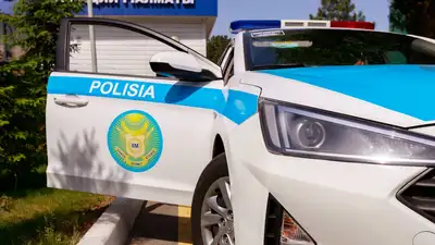 необычное задержание водителя скутера в Актау попало на видео