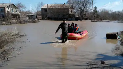 Сколько домов построят для пострадавших от паводков, рассказал Шарлапаев