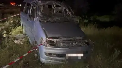Микроавтобус перевернулся в Алматинской области, есть погибшие