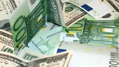 Россияне могут потерять доллары и евро,хранящиеся на депозитах, фото - Новости Zakon.kz от 13.06.2024 20:00