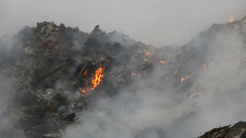 пожар на полигоне ТБО, Конаев, фото — Новости Zakon.kz от 13.06.2024 18:32
