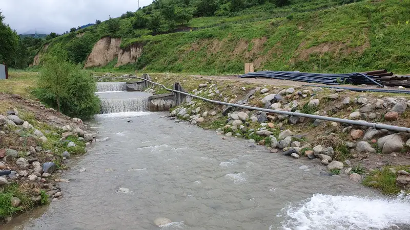 Наурызбайский район, река Каргалы, фото — Новости Zakon.kz от 14.06.2024 15:37